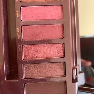 Urban Decay Makeup - Urban Decay Naked Cherry Palette Urban Decay Makeup - Urban Decay Naked Cherry Palette